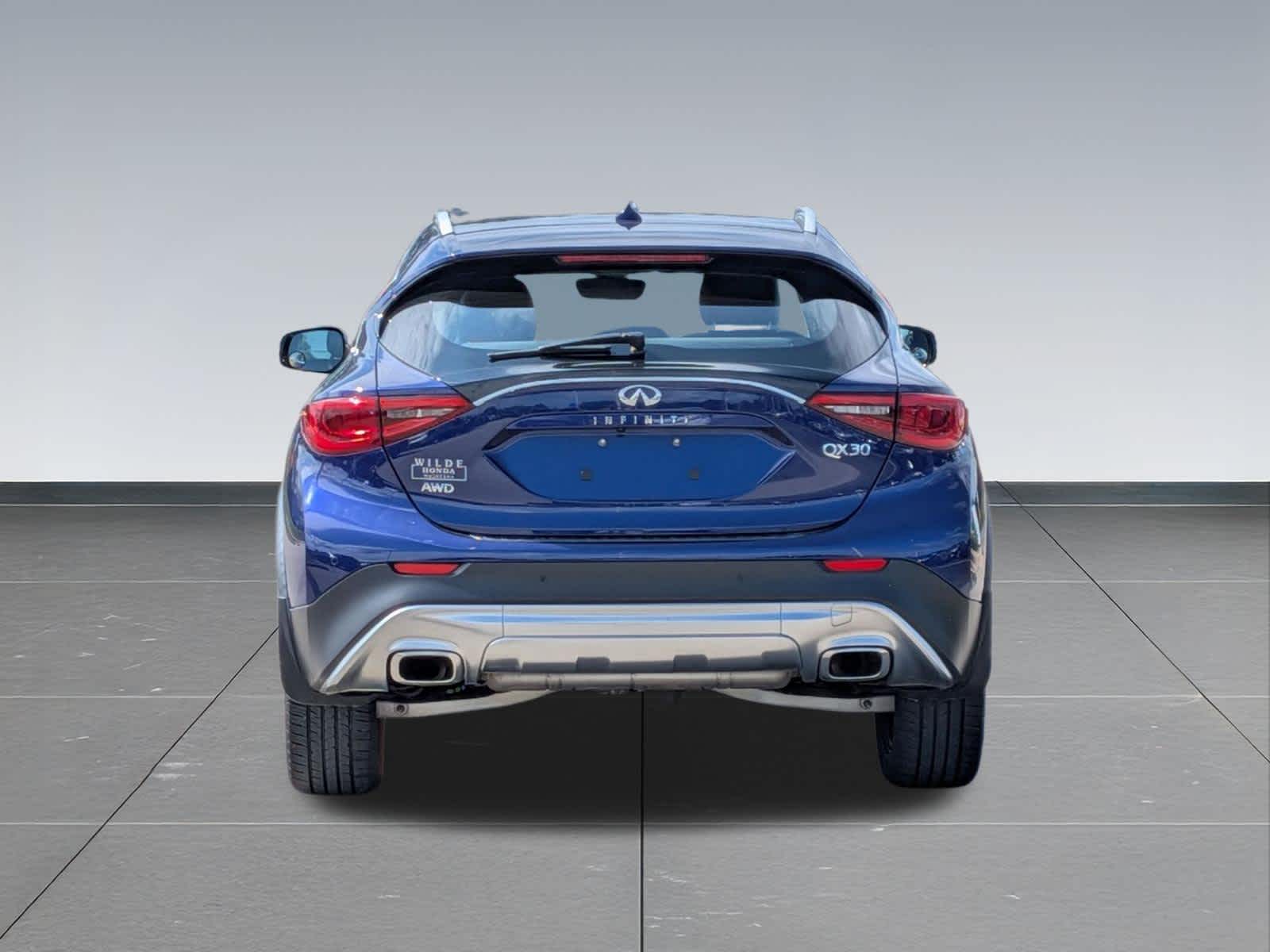 Thumbnail: 2018 INFINITI QX30 - 4