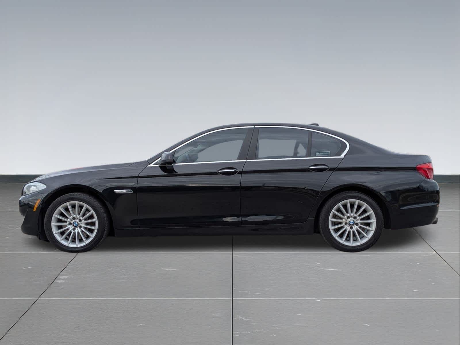Thumbnail: 2013 BMW 5 Series - 3