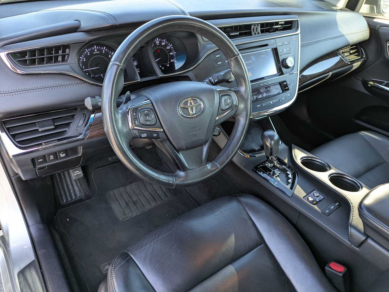 2015 Toyota Avalon XLE Touring photo 2