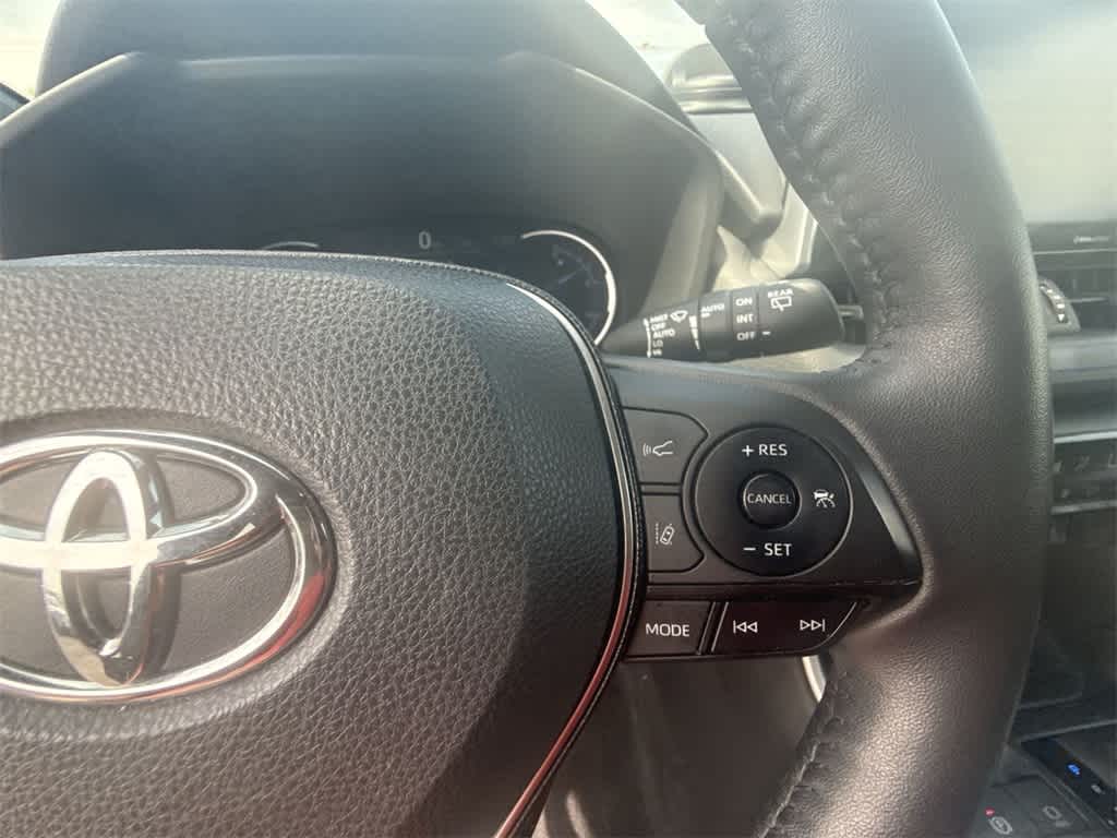 Thumbnail: 2021 Toyota RAV4 - 24