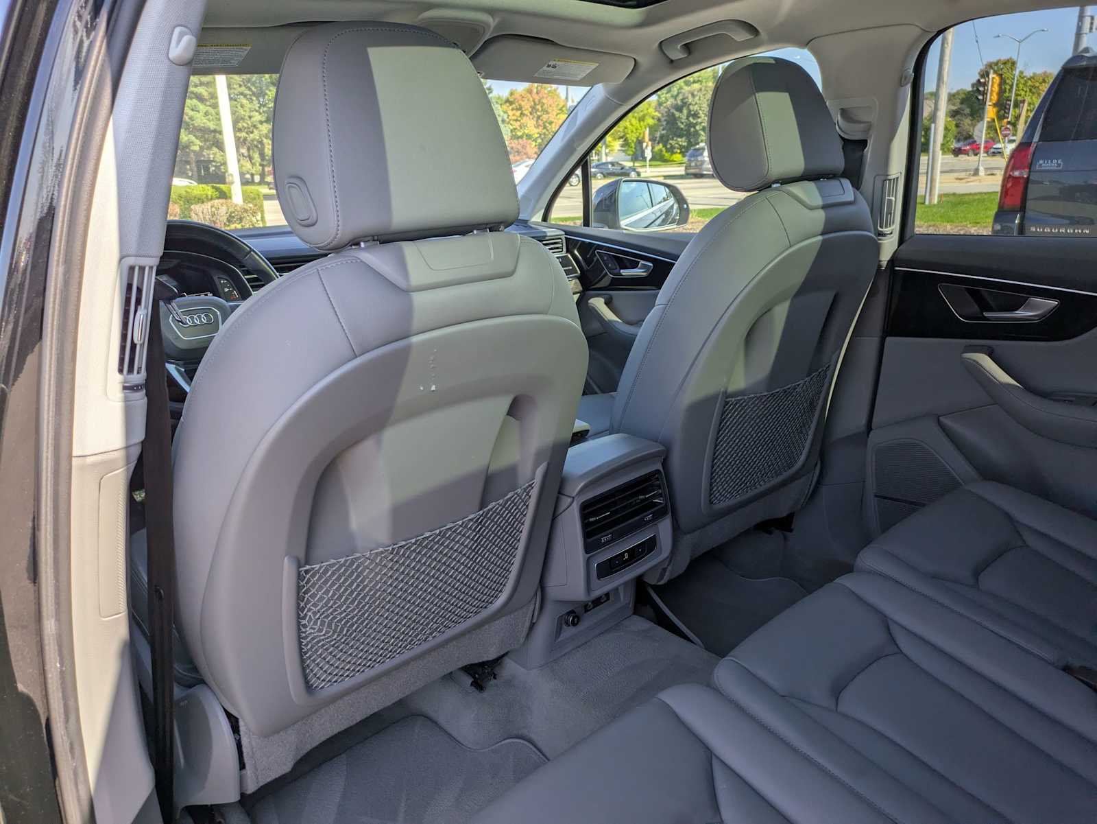 Thumbnail: 2023 Audi Q7 - 17