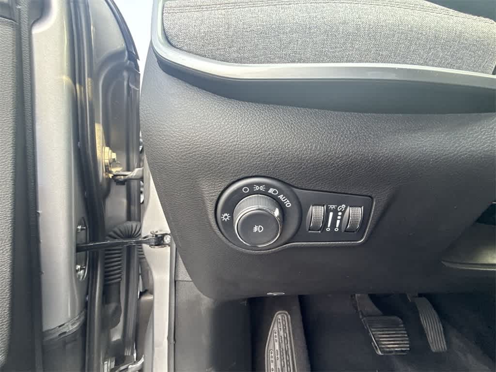 Thumbnail: 2023 Jeep Compass - 16
