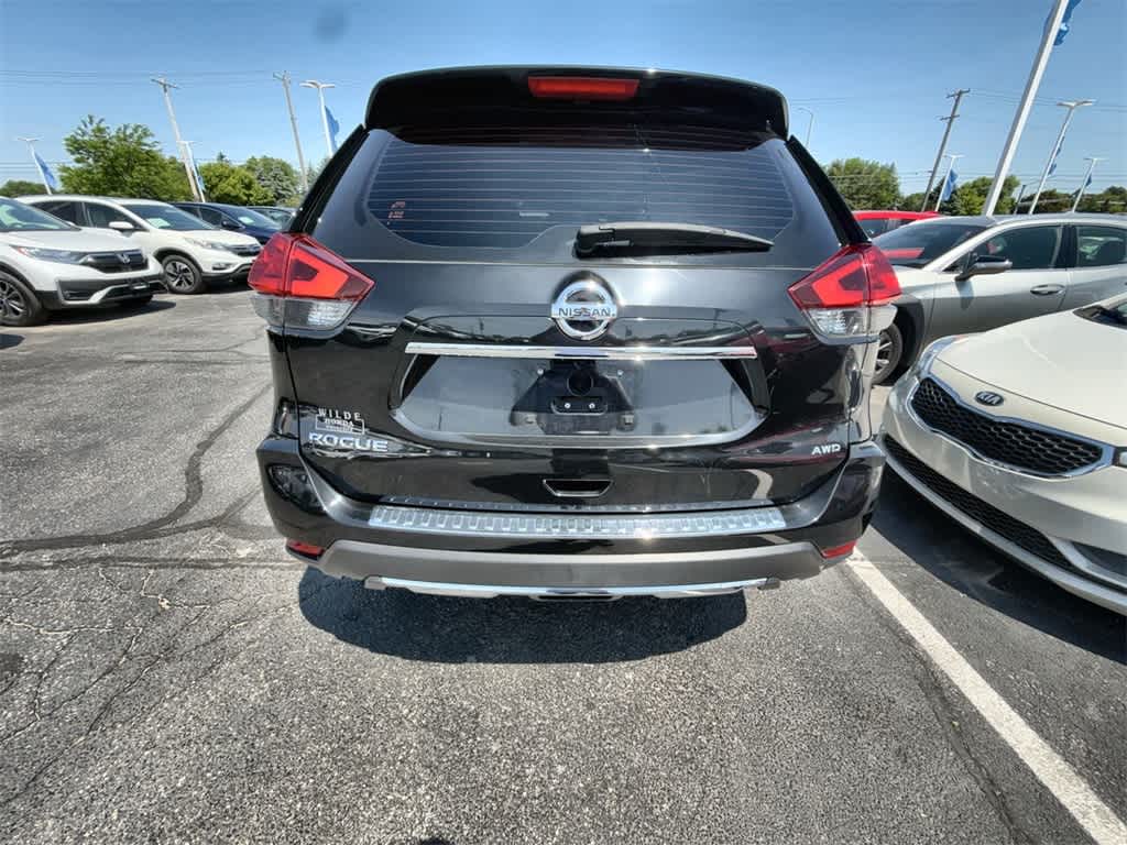 Thumbnail: 2017 Nissan Rogue - 11
