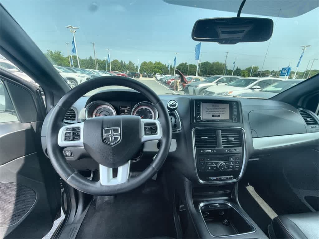 2017 Dodge Grand Caravan GT 14