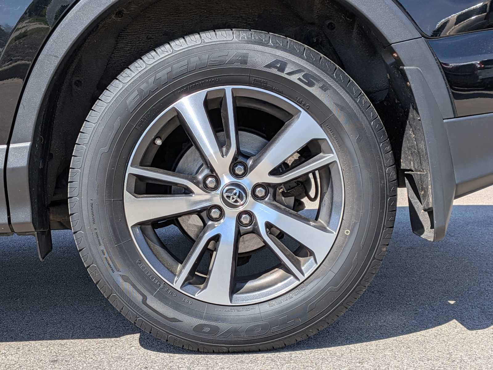 Thumbnail: 2016 Toyota RAV4 - 12
