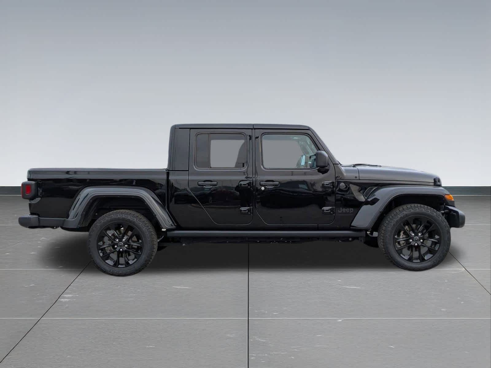 Thumbnail: 2024 Jeep Gladiator - 7