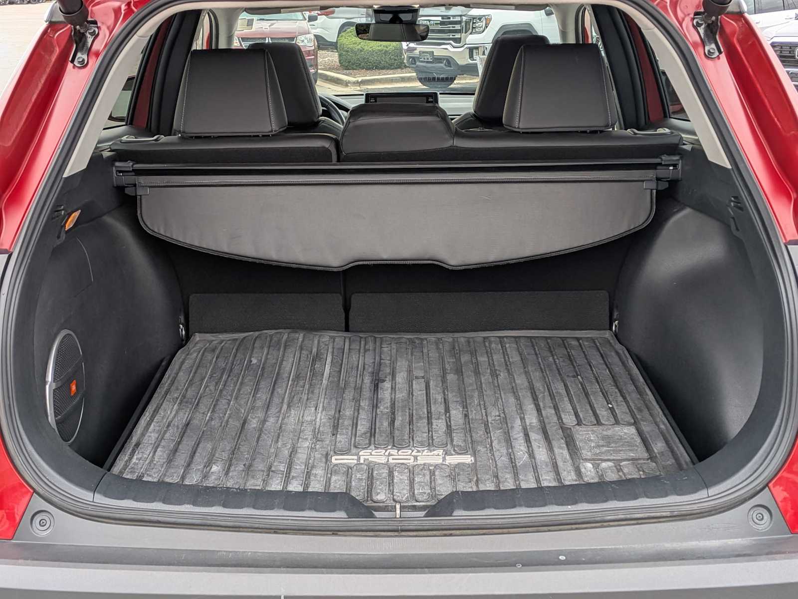 Thumbnail: 2022 Toyota Corolla Cross - 34