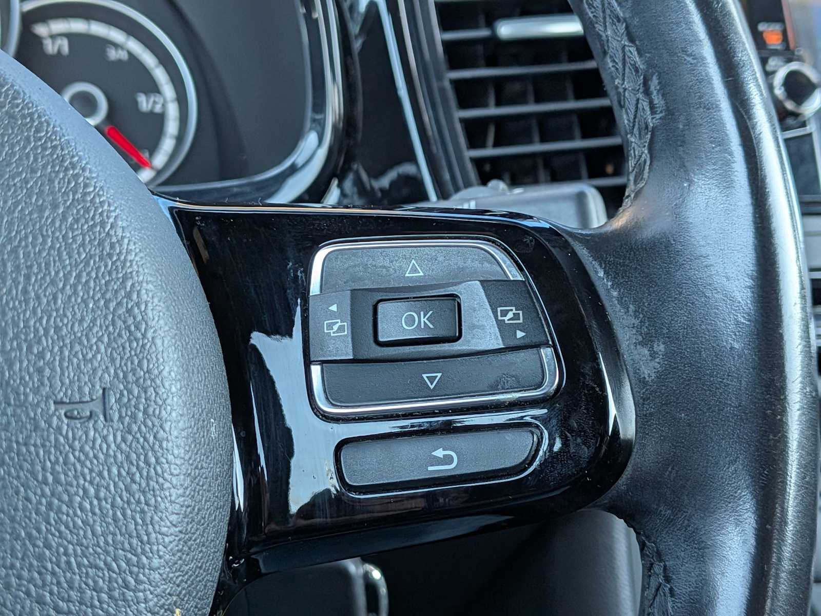 Thumbnail: 2016 Volkswagen Beetle - 20