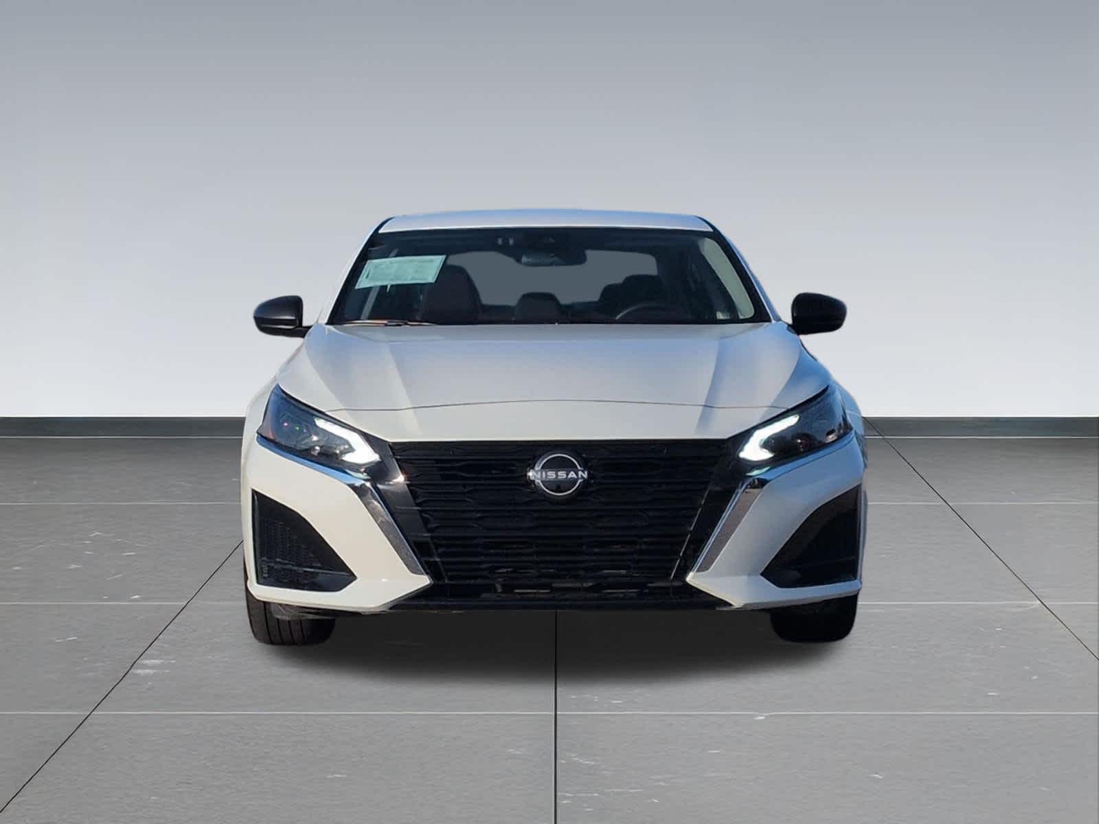 Thumbnail: 2025 Nissan Altima - 9