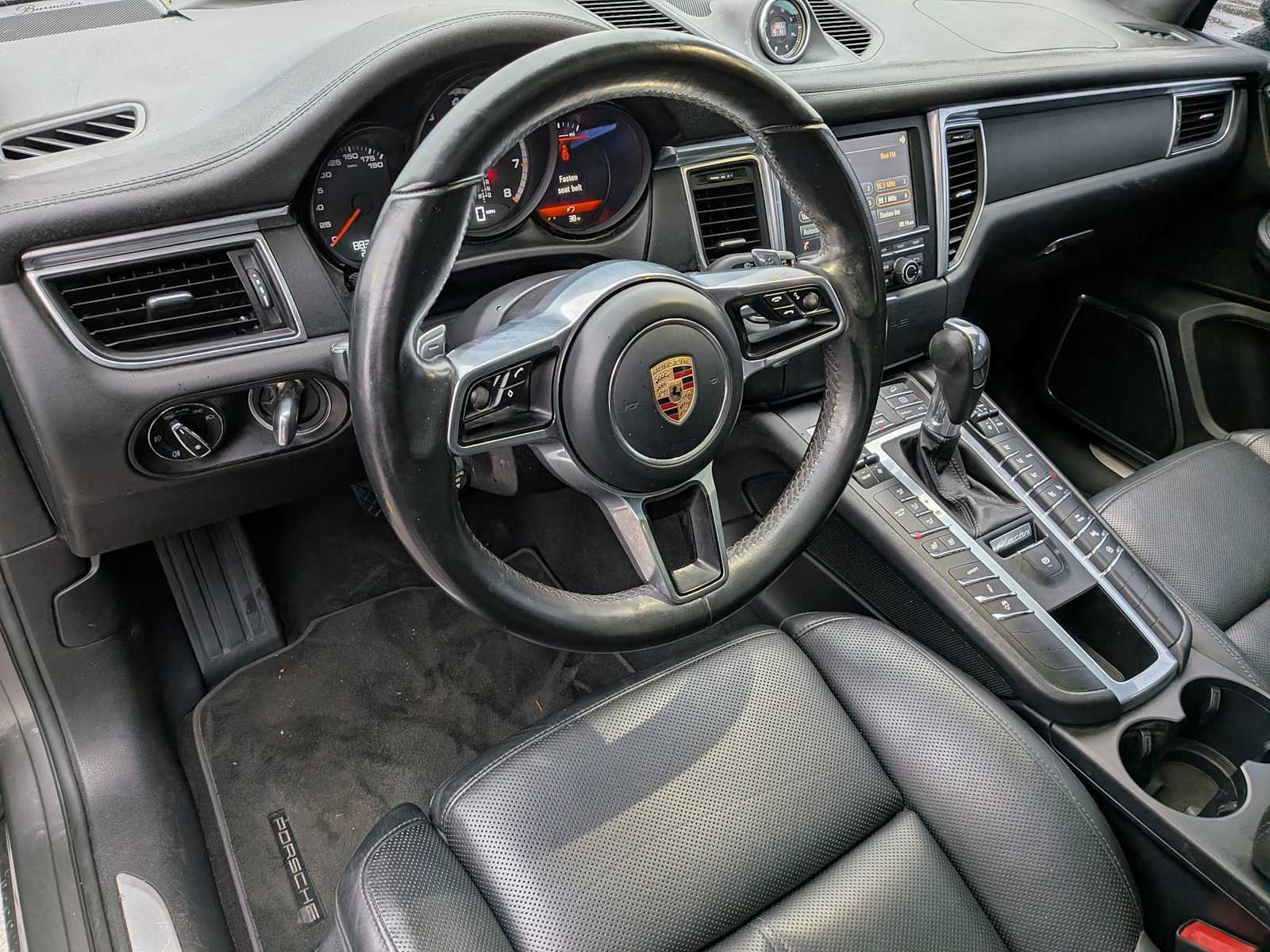 Thumbnail: 2016 Porsche Macan - 2