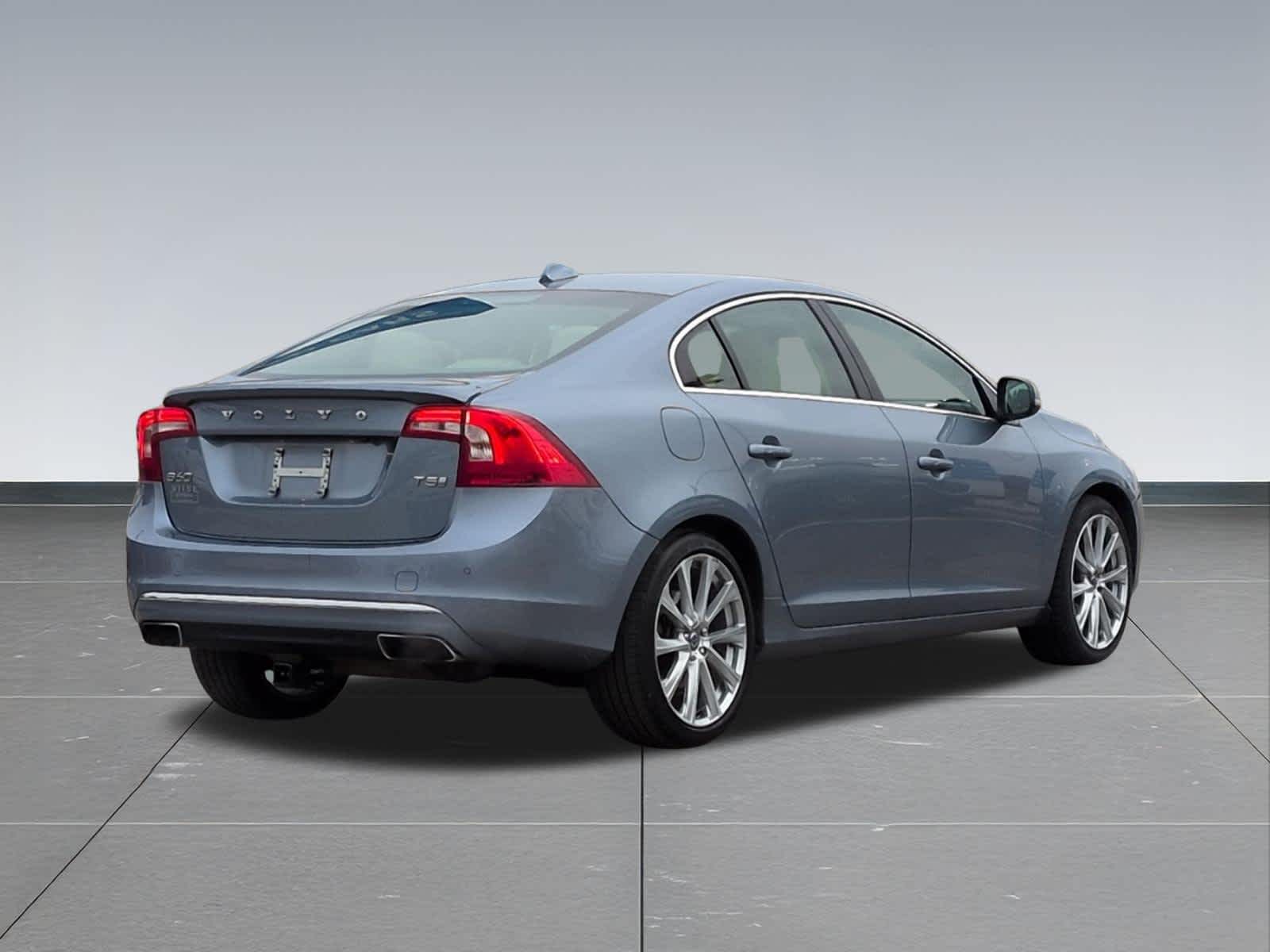 Thumbnail: 2017 Volvo S60 - 6
