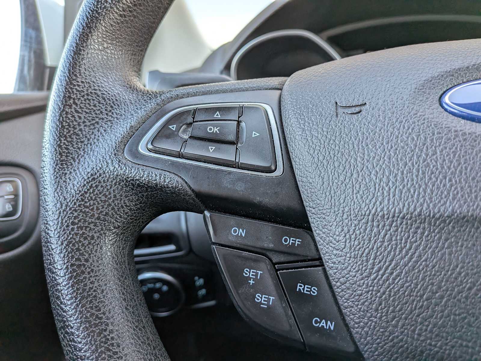 Thumbnail: 2016 Ford Focus - 21