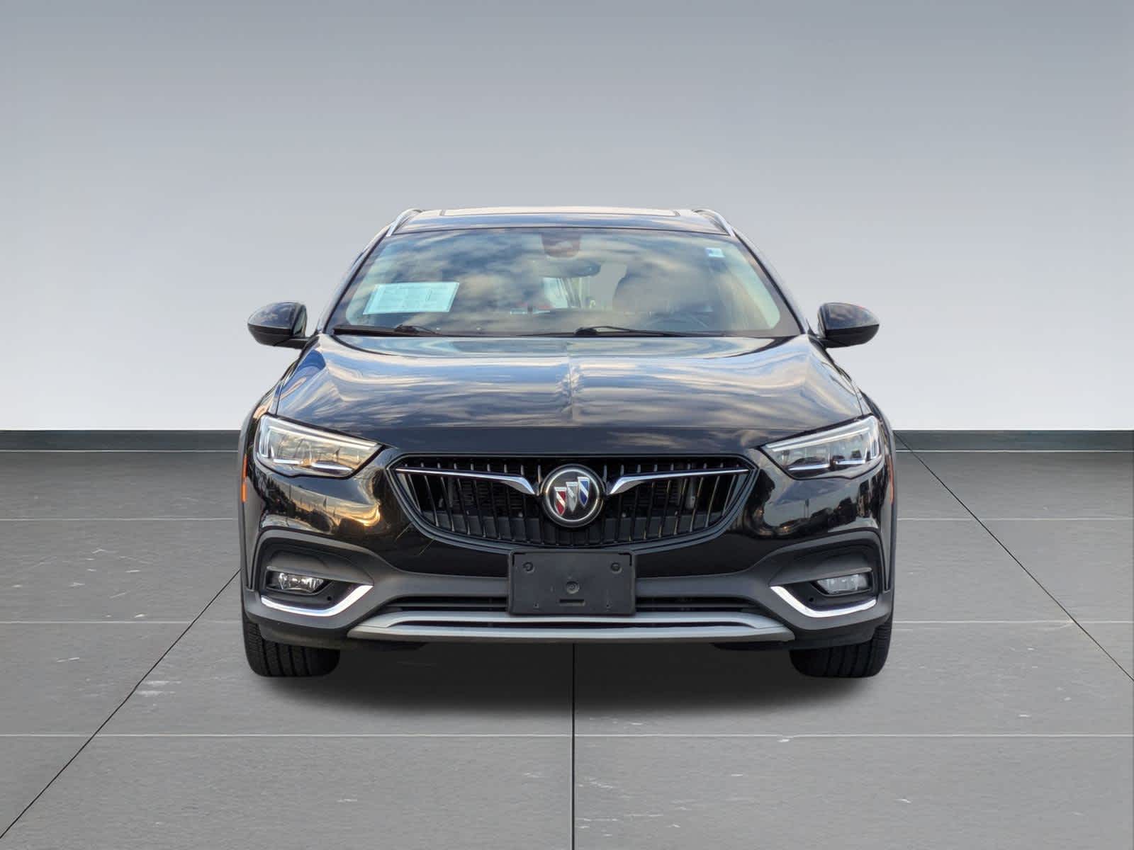 Thumbnail: 2018 Buick Regal - 9