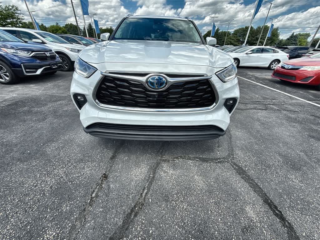 Thumbnail: 2022 Toyota Highlander - 10