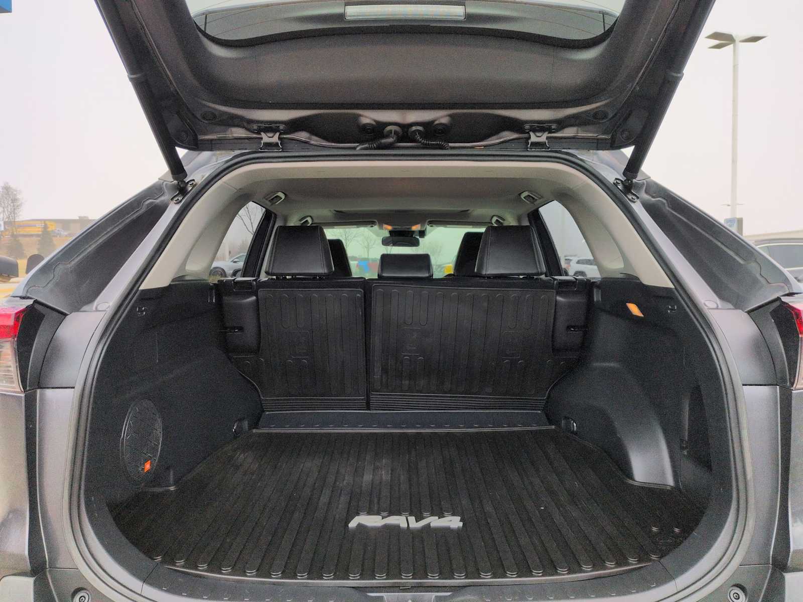 Thumbnail: 2019 Toyota RAV4 - 32