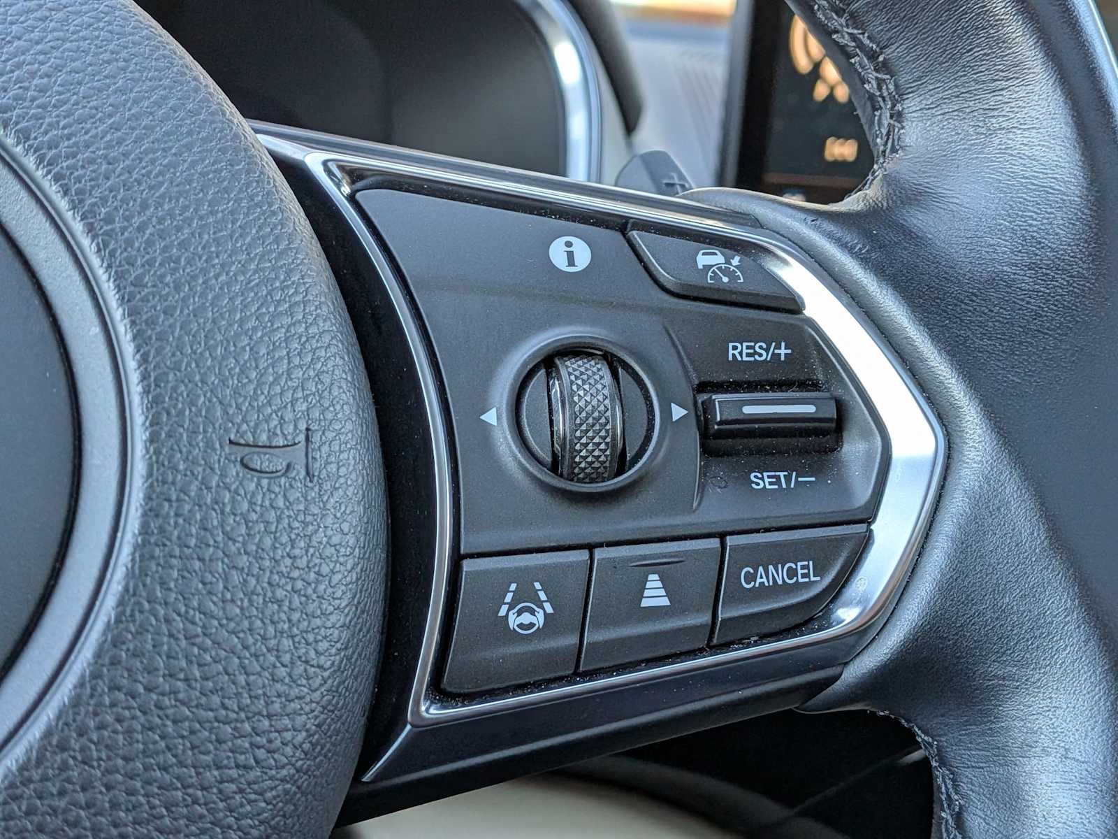 Thumbnail: 2023 Acura MDX - 24