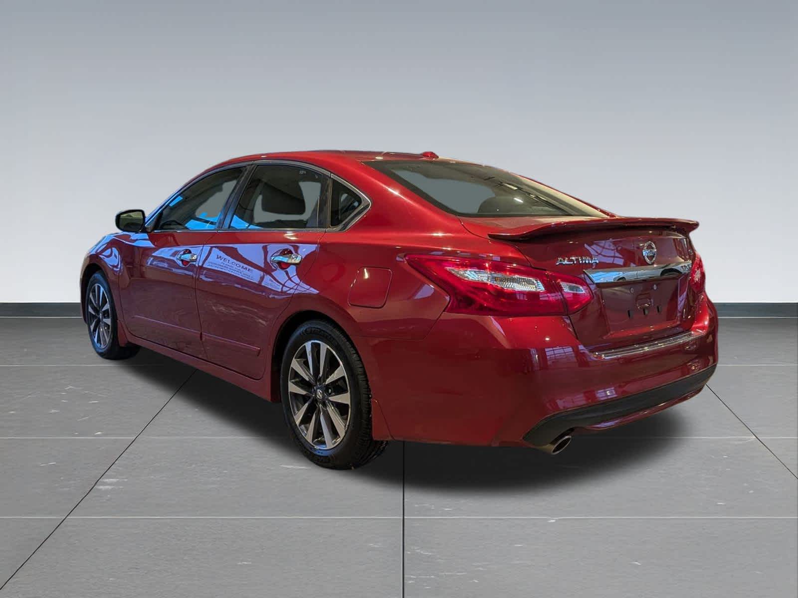 Thumbnail: 2016 Nissan Altima - 4