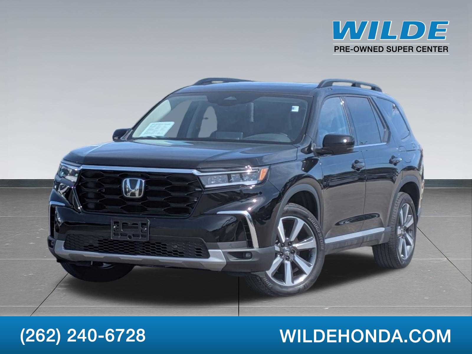 2025 Honda Pilot Touring AWD's photo