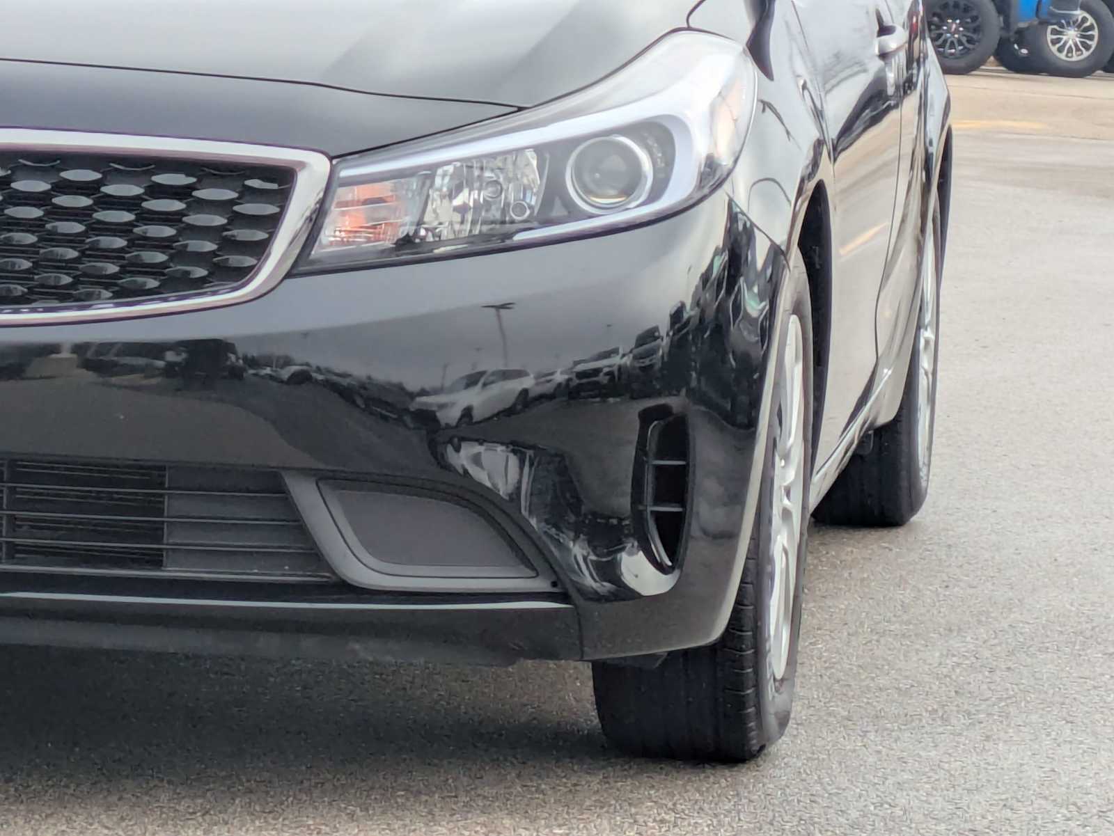 Thumbnail: 2017 Kia Forte - 12