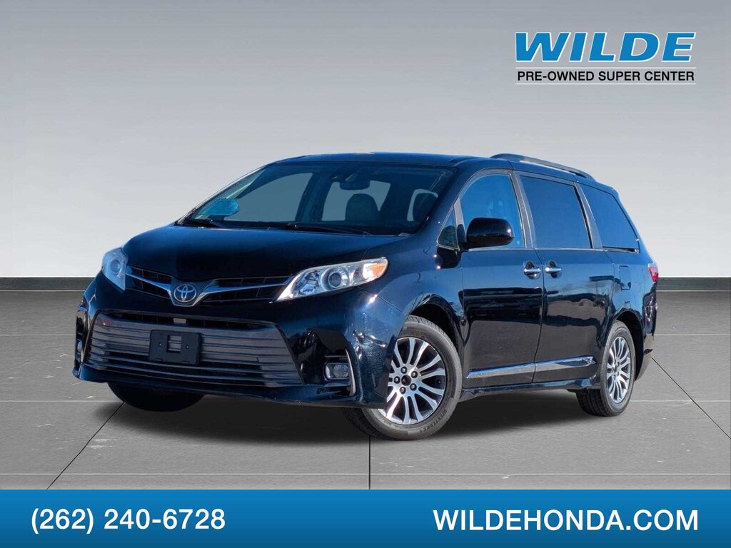 Used 2018 Toyota Sienna XLE 8 Passenger Van Passenger Van