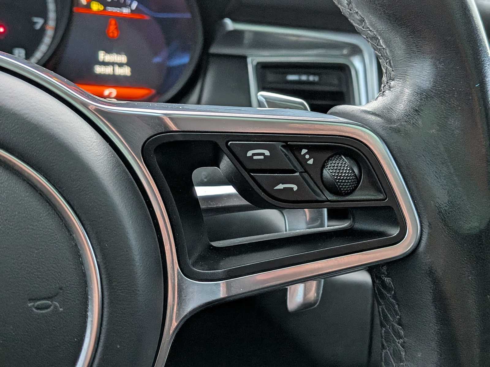 Thumbnail: 2016 Porsche Macan - 25