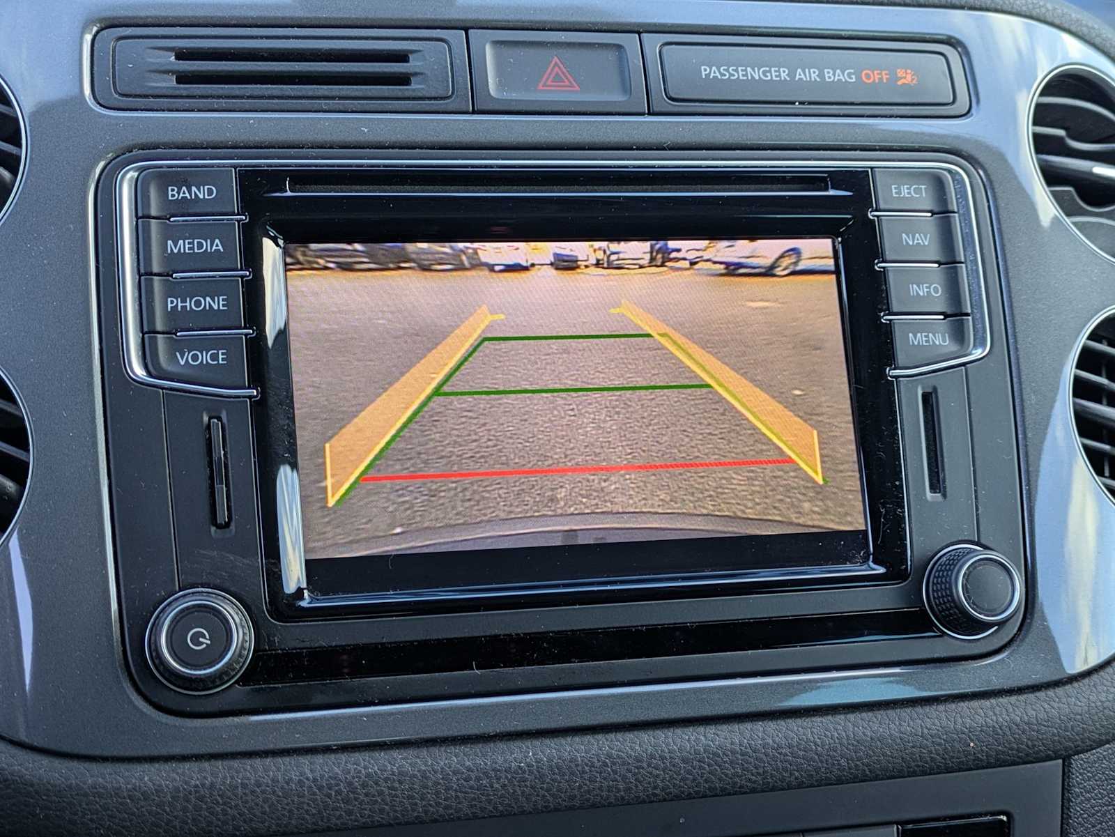 Thumbnail: 2016 Volkswagen Tiguan - 30