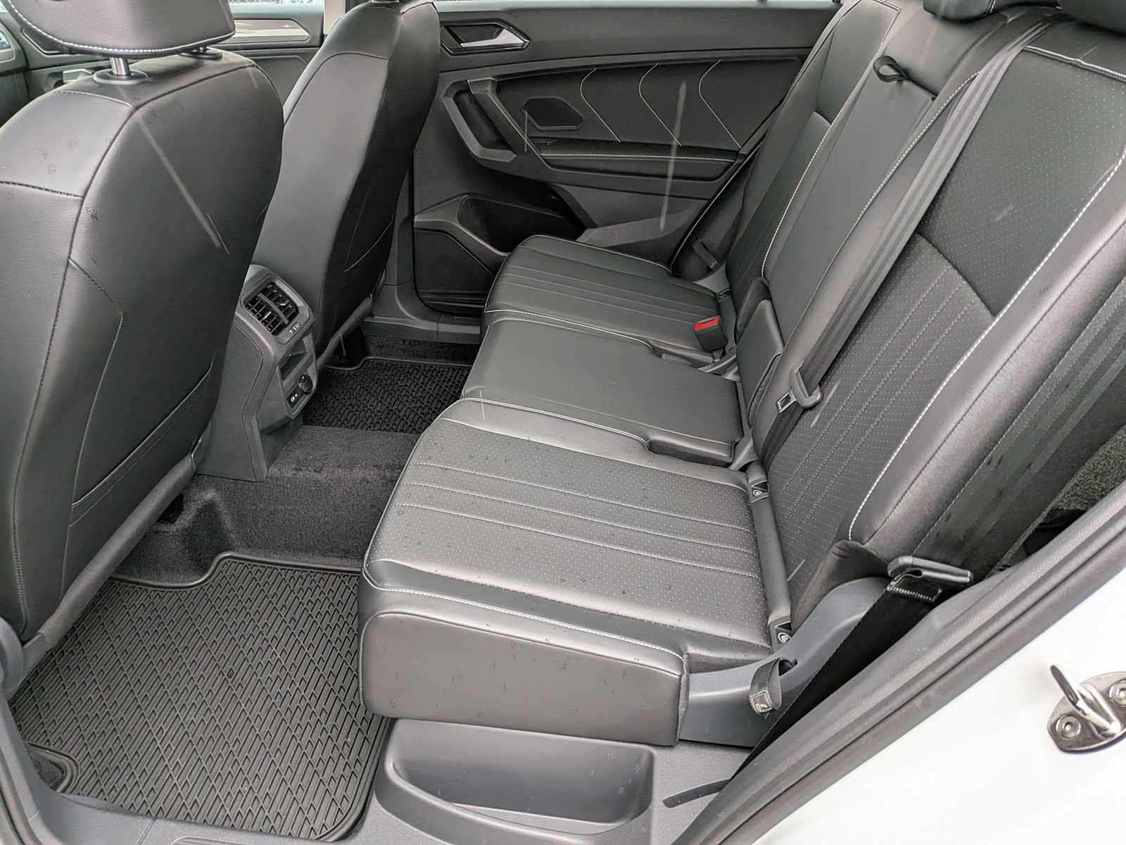 Thumbnail: 2024 Volkswagen Tiguan - 18