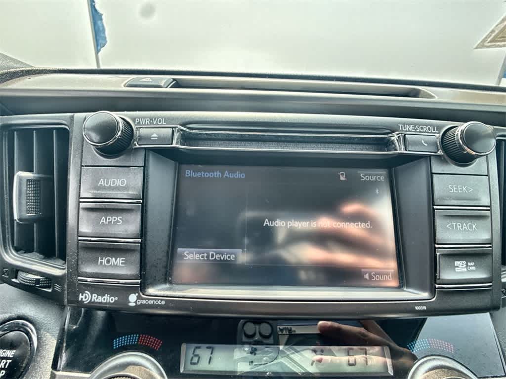 2015 Toyota RAV4 Limited 29