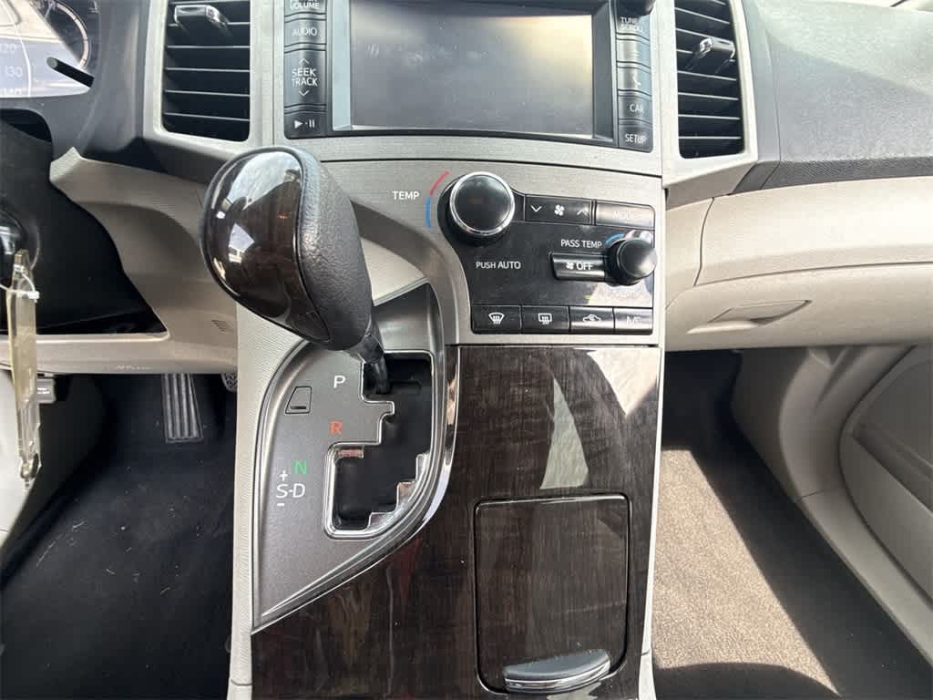 Thumbnail: 2013 Toyota Venza - 29