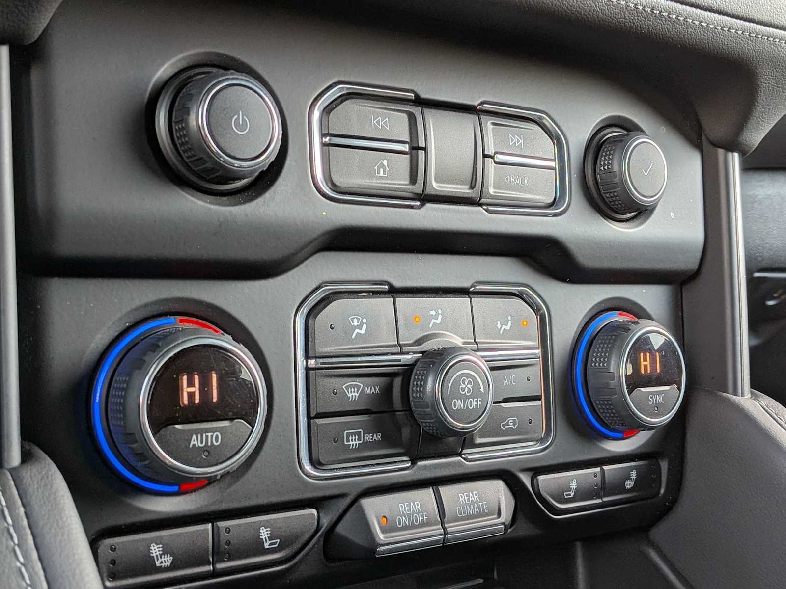 Thumbnail: 2023 Chevrolet Tahoe - 30