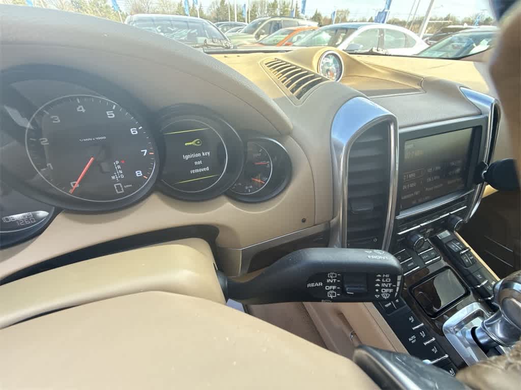 Thumbnail: 2012 Porsche Cayenne - 25