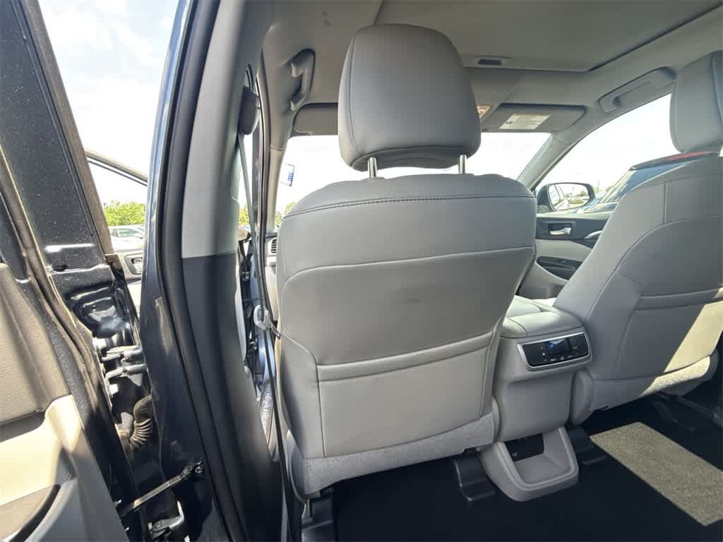 Thumbnail: 2019 Toyota Highlander - 17