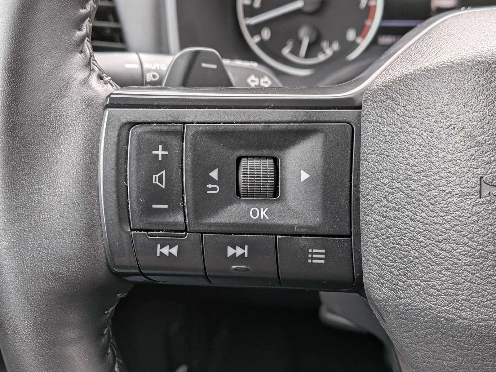 Thumbnail: 2025 Nissan Rogue - 23