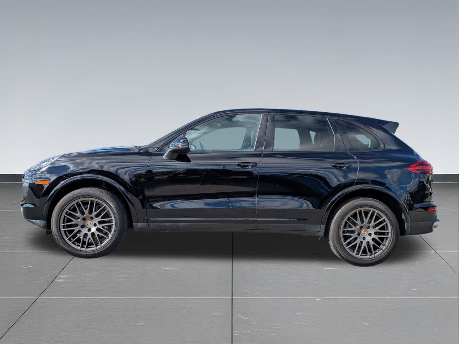 Thumbnail: 2017 Porsche Cayenne - 3