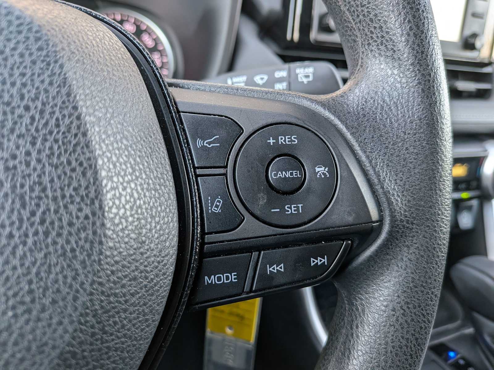 Thumbnail: 2019 Toyota RAV4 - 22