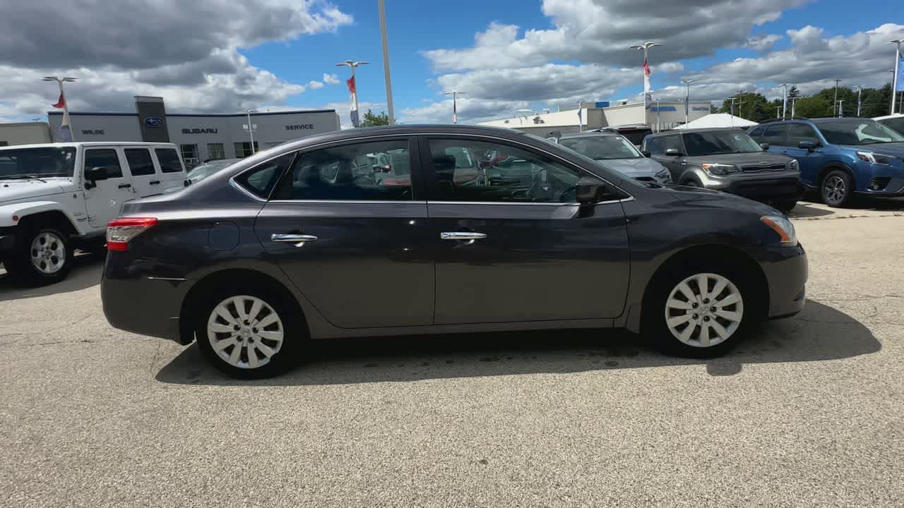 Thumbnail: 2015 Nissan Sentra - 9