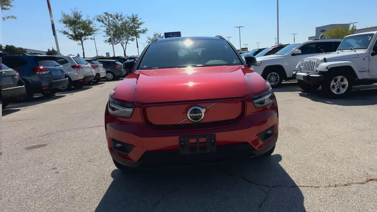 Thumbnail: 2022 Volvo XC40 - 3