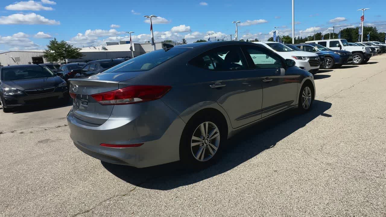 Thumbnail: 2017 Hyundai Elantra - 8
