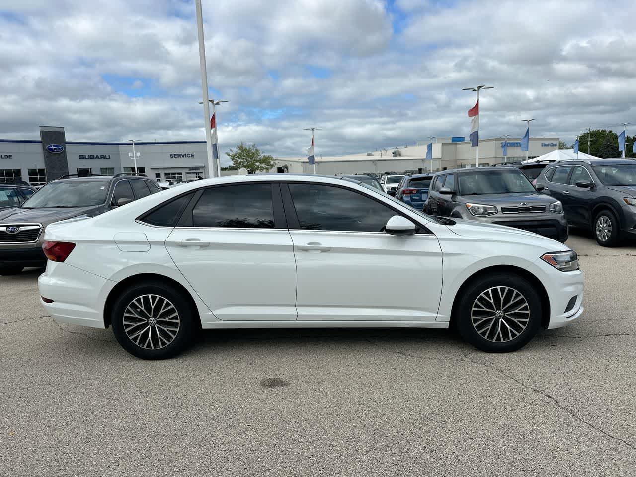 Thumbnail: 2019 Volkswagen Jetta - 14