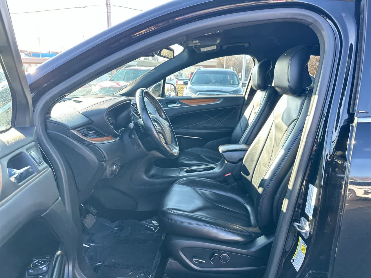 Thumbnail: 2017 Lincoln MKC - 21