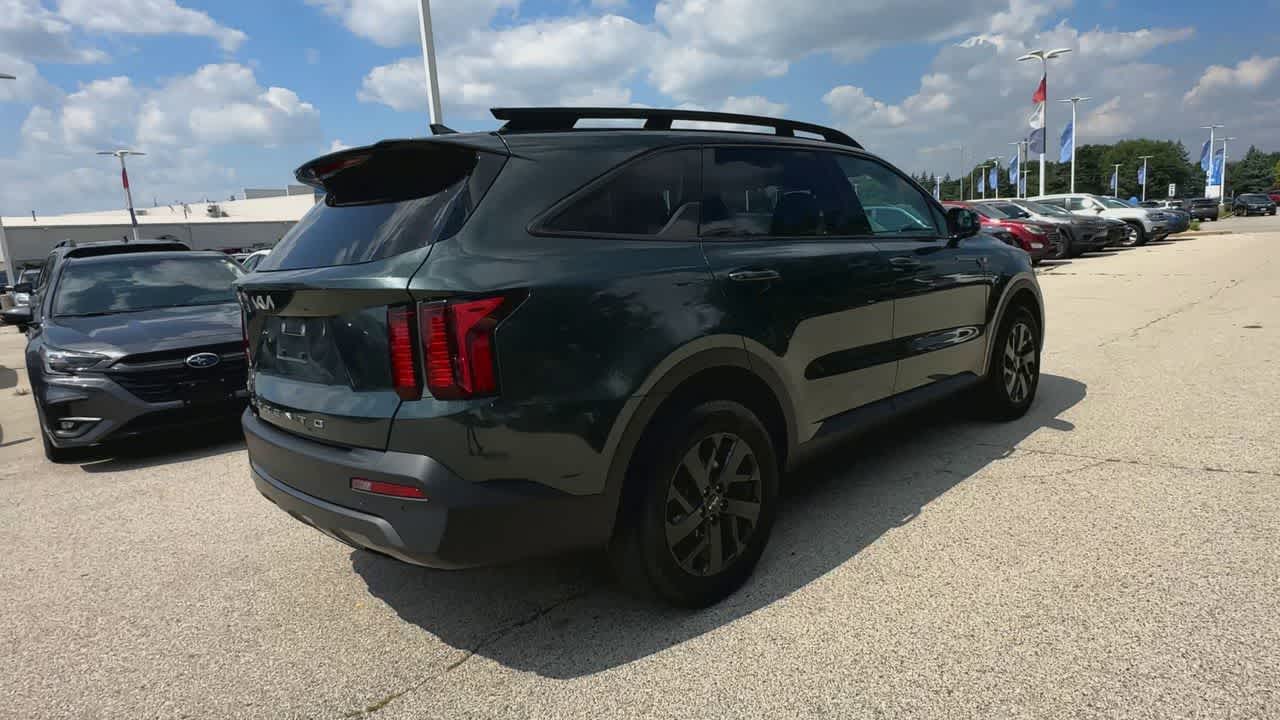 Thumbnail: 2022 Kia Sorento - 8