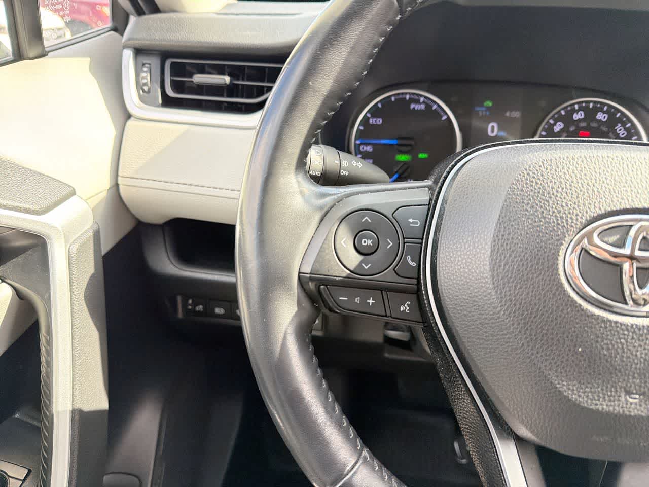 Thumbnail: 2020 Toyota RAV4 - 29