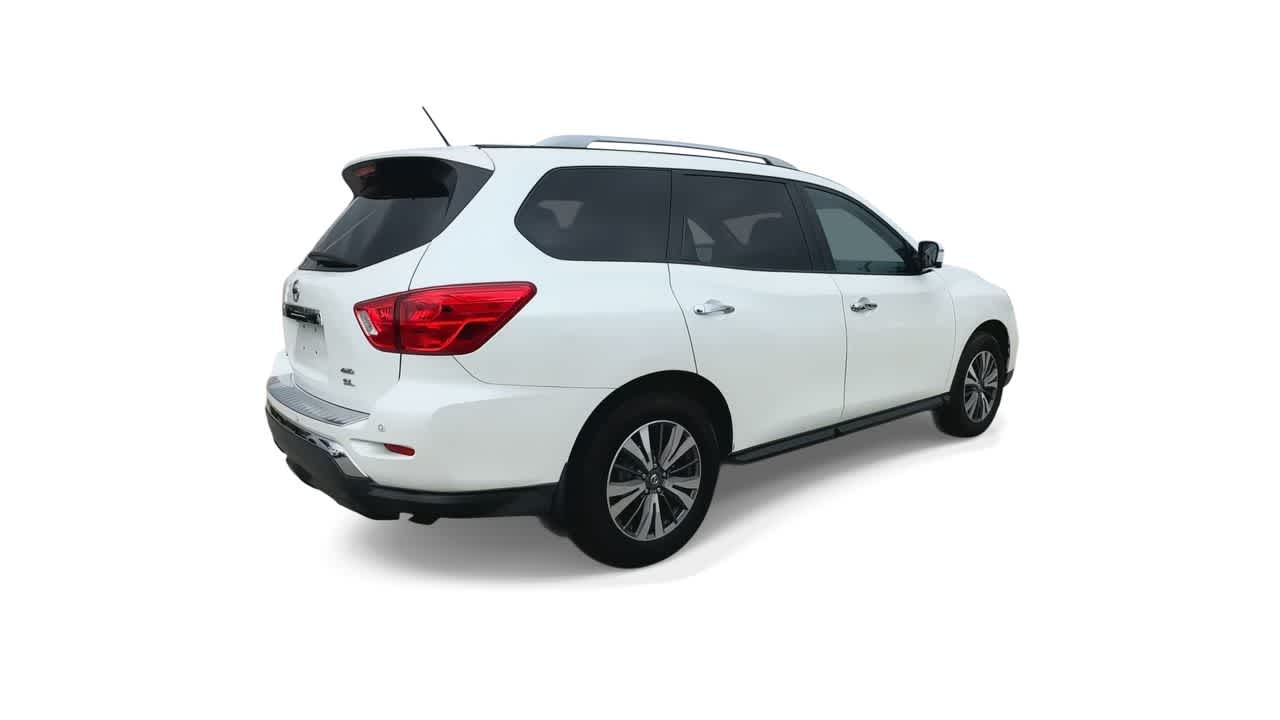 2017 Nissan Pathfinder SL 8