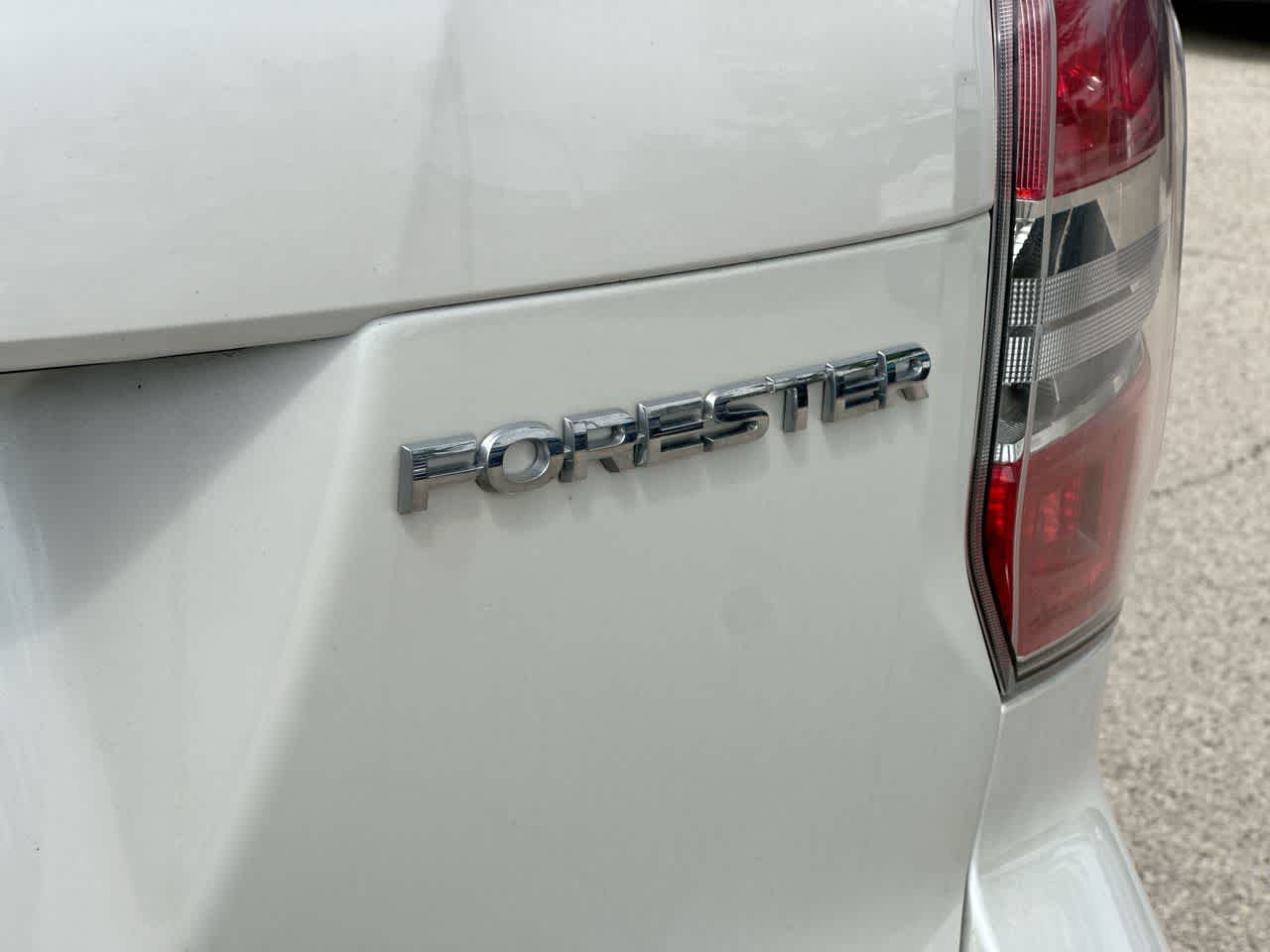 2015 Subaru Forester Limited 18