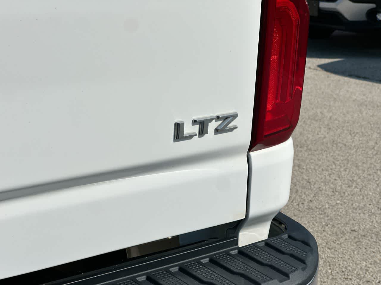 Thumbnail: 2022 Chevrolet Silverado 3500 - 17