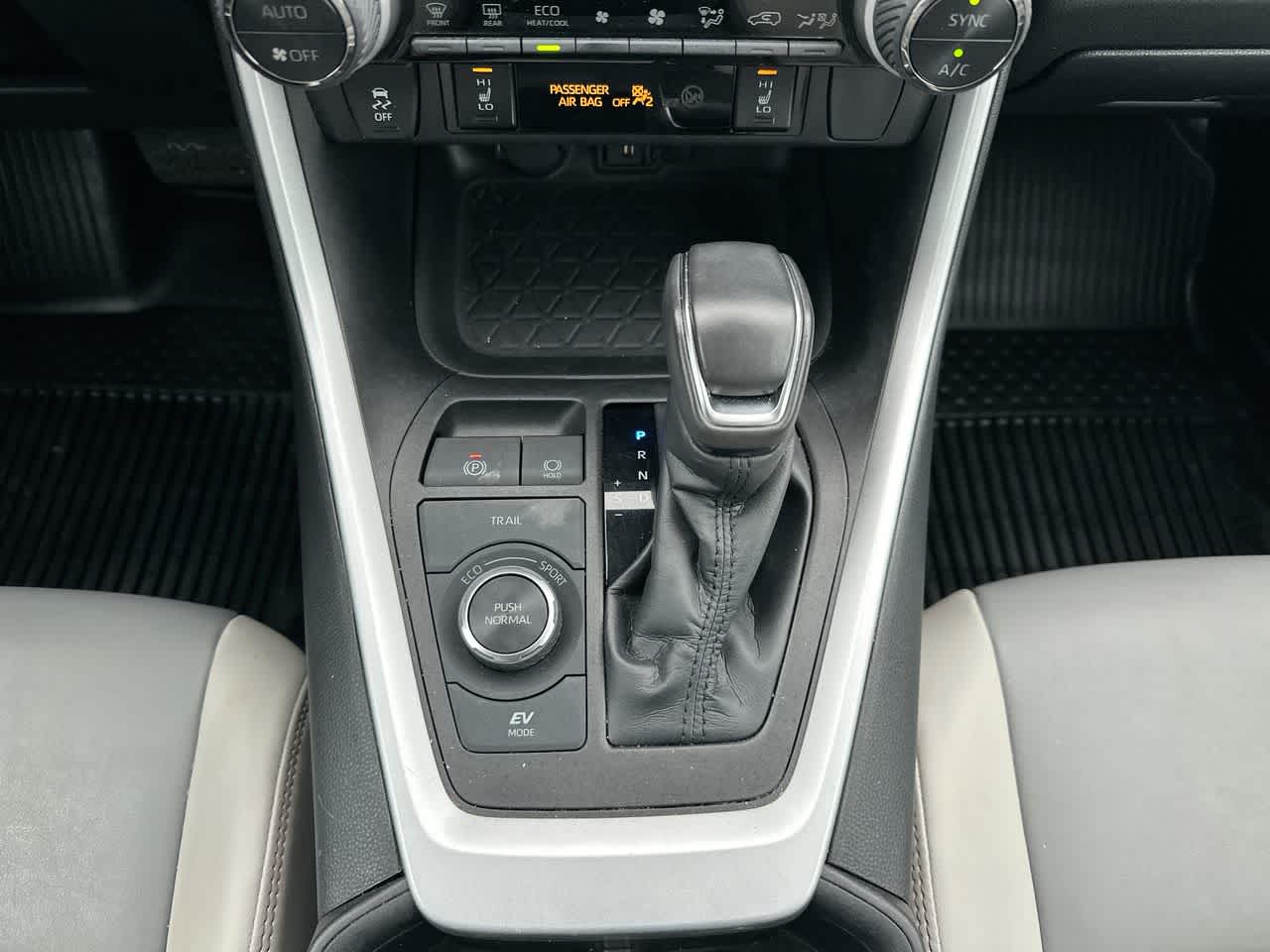 Thumbnail: 2022 Toyota RAV4 - 34