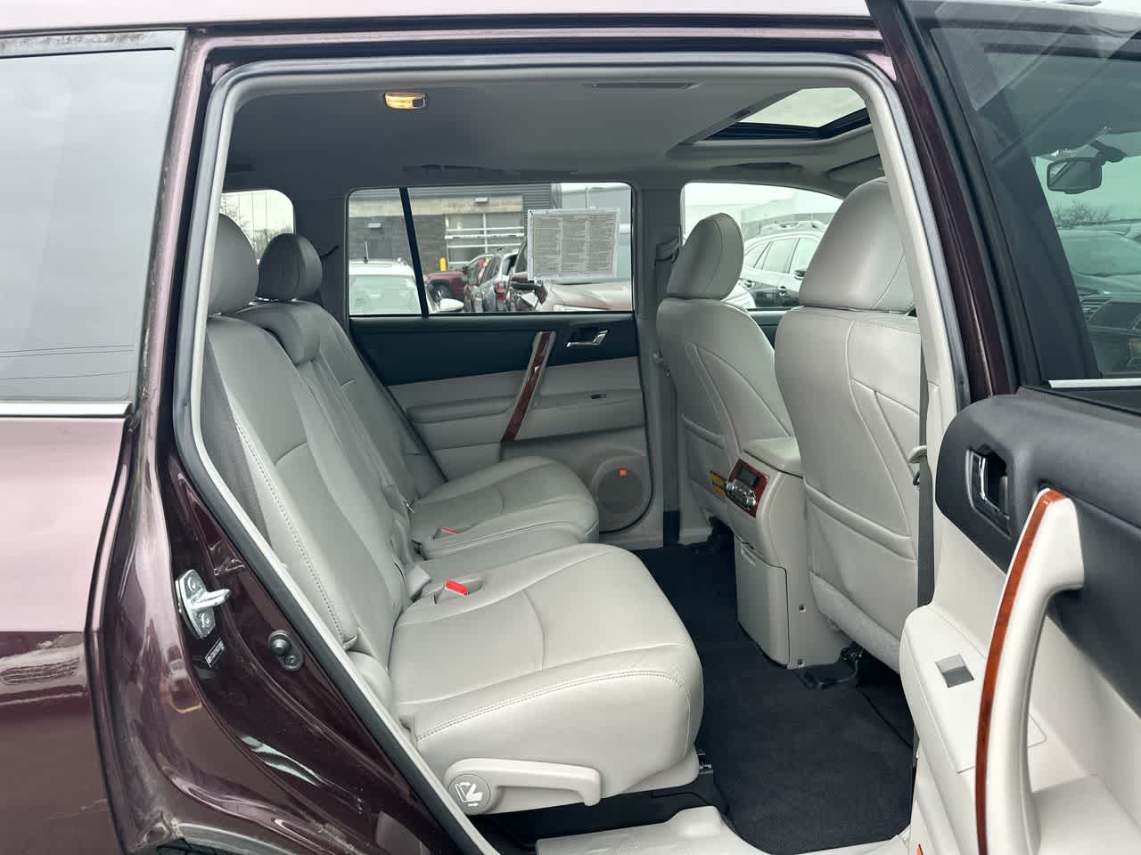 Thumbnail: 2013 Toyota Highlander - 26