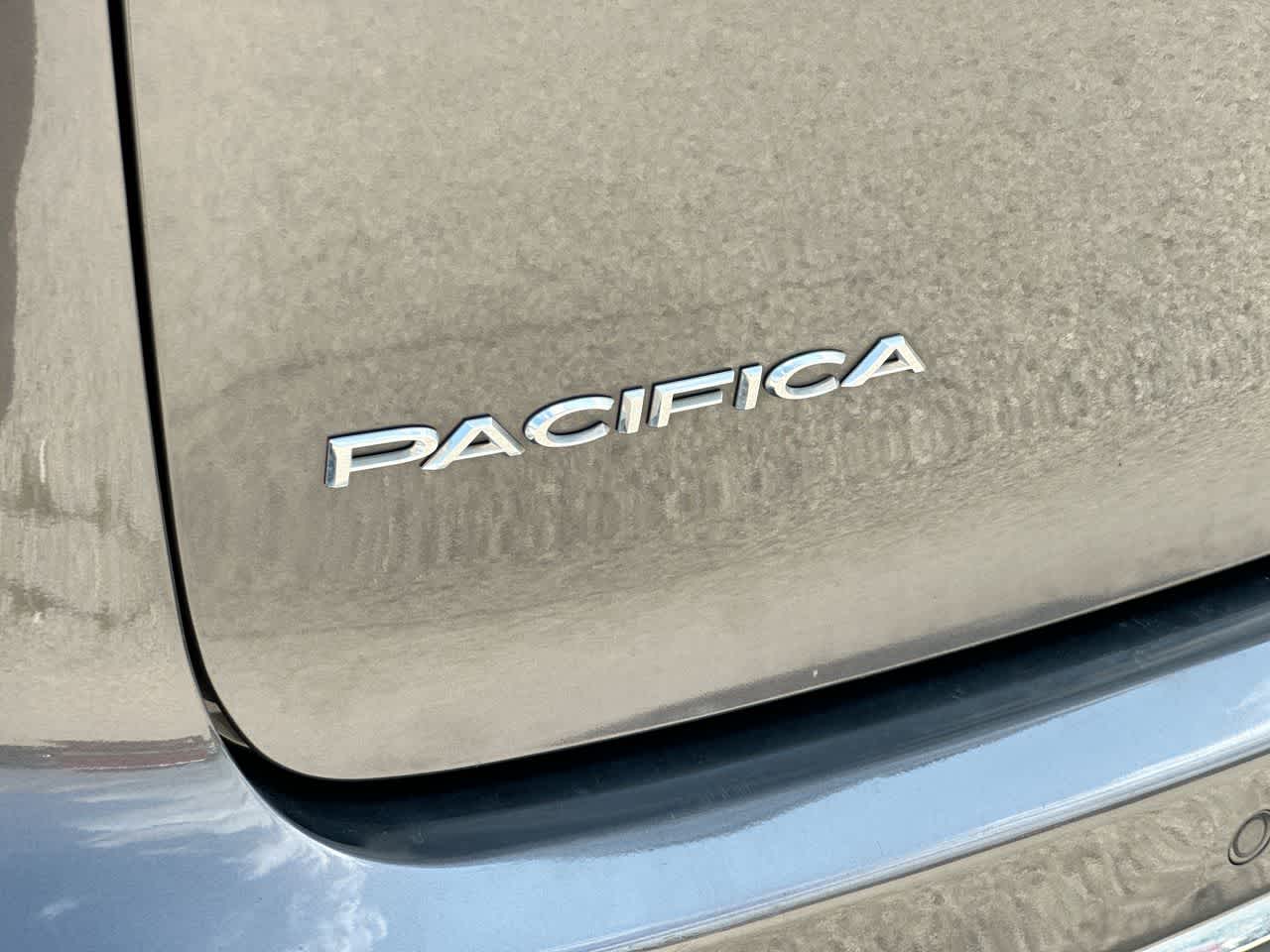 Thumbnail: 2017 Chrysler Pacifica - 26
