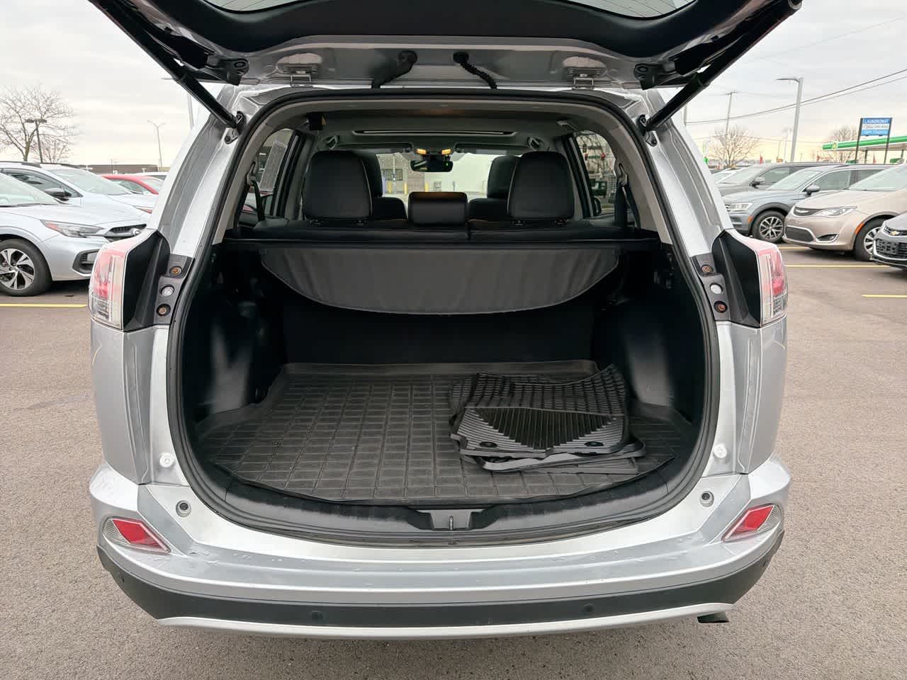 Thumbnail: 2016 Toyota RAV4 - 36