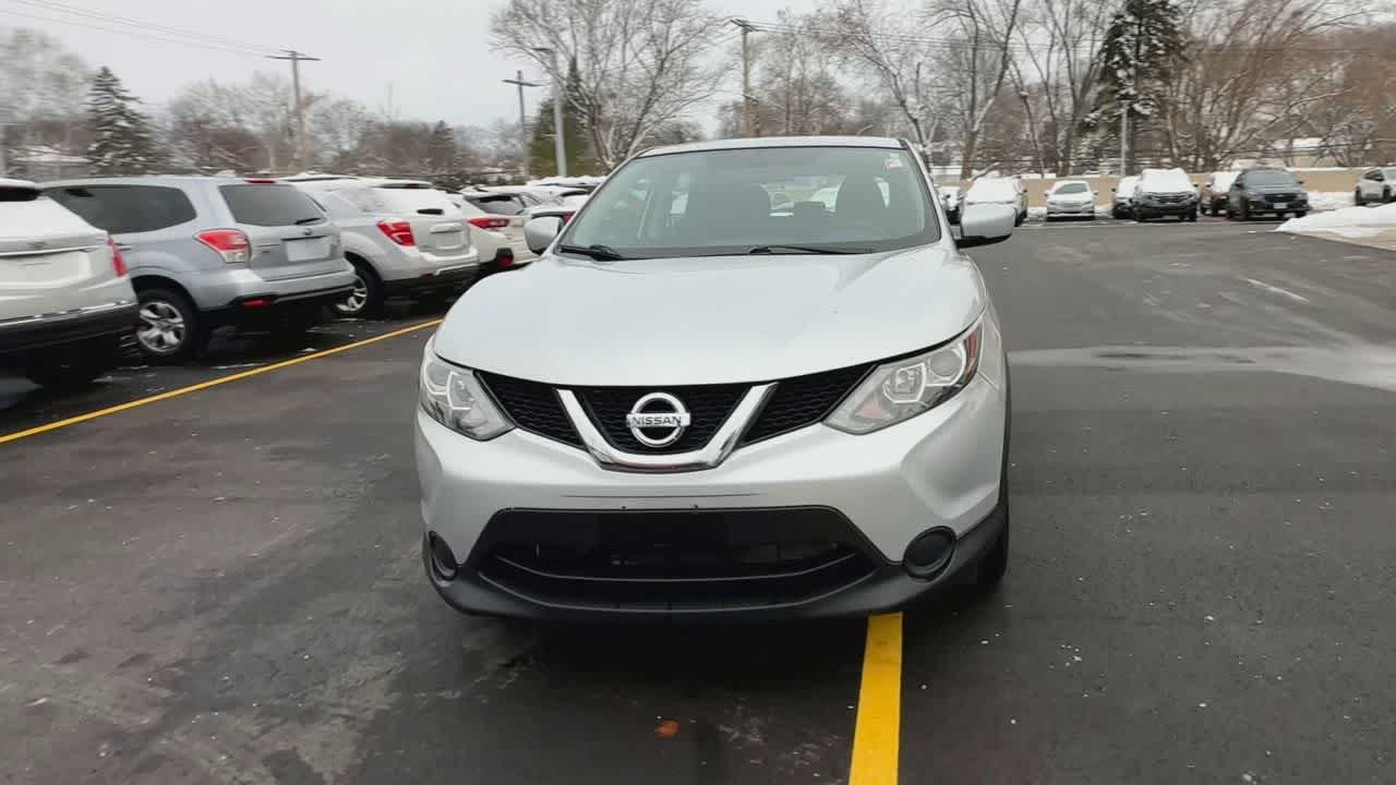 Thumbnail: 2017 Nissan Rogue Sport - 3